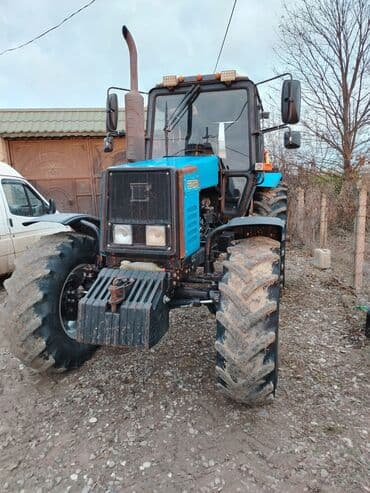 mtz 80 turbo: Traktor Belarus 1221.2 - Güclü 6 silindrli dizel mühərrik, yüksək — 2