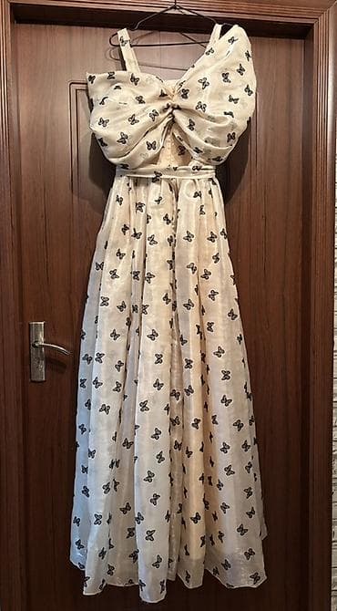 yeni model donlar: Alınandan 1 defe geyinilib temiz saxlanılıb alış qiyməti 200 azn real — 2