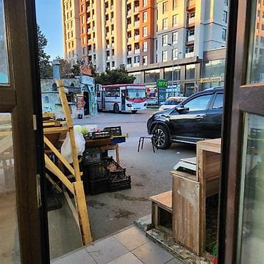 аренда торговых площадей в магазинах: Kiçik ticarət sahəsi – vitrinli küçə səviyyəsində obyekt - Şüşə ön — 6