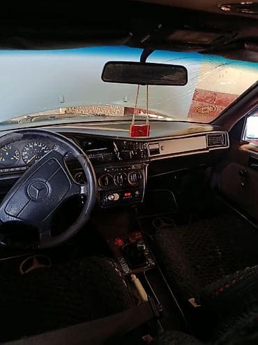 su satan masinlar: Mercedes-Benz W201 (190) sedan - Kuzov: 4 qapılı sedan, açıq boz rəng — 8