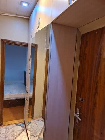 kirayə ucuz ev: 7ci mikrorayonda. 5/5, orta təmirli bütün əşyaları ilə 2 otaq, YALNIZ — 2