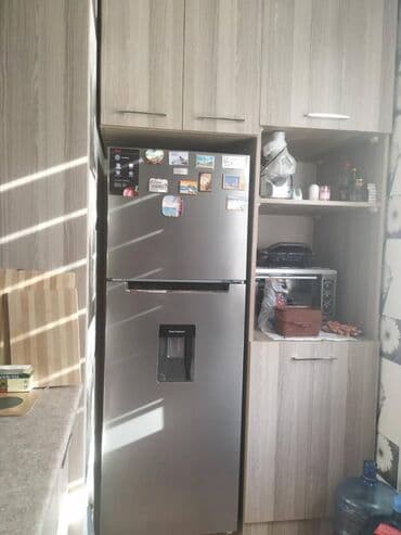 4 mikrorayonda satilan menziller: Bakı, 3 otaqlı, Köhnə tikili, m. Neftçilər, 60 kv. m — 10