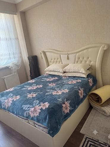 komodlar: 2 təknəfərlik çarpayı, 2 tumba, Dolab, Komod, İşlənmiş — 4