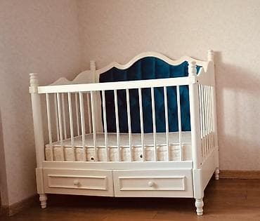 Oğlan və qız üçün, Dördbucaq, Beşik, Dəstsiz, Matras ilə, Yellənmə mexanizmsiz