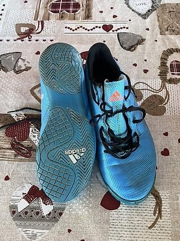 Botinkalar: Adidas kişi Futbol Butsi
Model: Adidas (etiketdə
Orijinal Maldi — 3