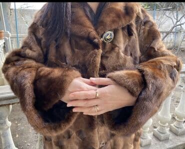 женские мокасины с мехом: Qadınlar üçün uzun xəzin palto - Material: tünd qəhvəyi tonlarda — 1