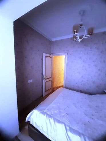 9 ci mikrorayon satilan evler: Bakı, Köhnə Günəşli, 3 otaqlı, Köhnə tikili, m. Əhmədli, 60 kv. m — 4