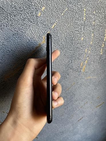 256 ssd: IPhone SE 2020, 256 GB, Qara, Simsiz şarj — 9