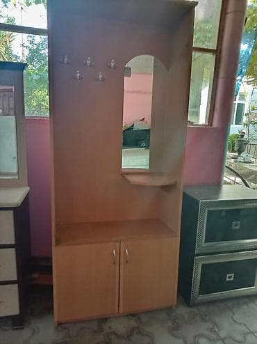 Dəhliz üçün asılqanlı güzgülü dolab - Material: laminat/LDSP ağac lalafo.az -da Dəhliz üçün asılqanlı güzgülü dolab - Material: laminat/LDSP ağac