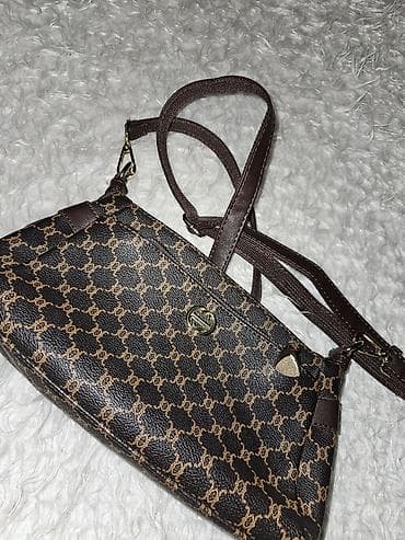 Çantalar: Cantalar 2ci el munasb giymdt kicikler 5/6m. boyuk girmizi lys — 5