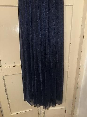 toy dekoru: Qaranlıq lacivərti rəngdə, parıltılı fakturalı ziyafət/libas. -Ölçü — 6