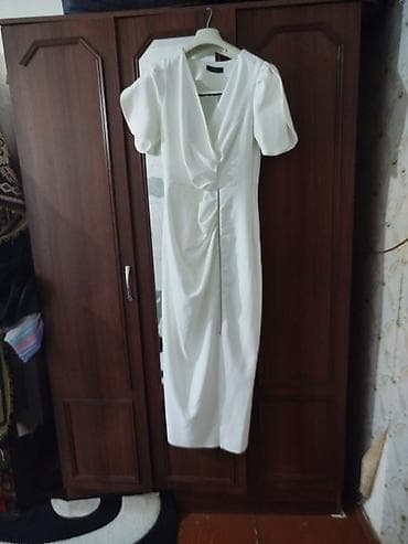 krick eau de parfum: Ağ rəngli zərif qadın donu - Model: midi uzunluqda, qələm siluetli - — 1