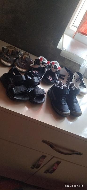 ag jaket: Uşaq ayaqqabı dəsti - 6 cüt müxtəlif modellər: - 2 cüt sandalet — 1