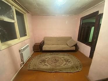 Kirayə mənzil – sadə, mebel və məişət elementləri ilə - Plan: 2 ayrı — 2