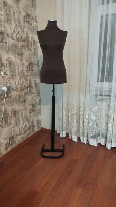 derzi is elanlari 2022: Qadın, Dəmir, Qara — 1