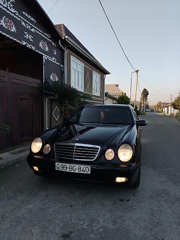 mersedes beyni: Mercedes-Benz E-Class: 2.2 l | 2000 il Sedan — 4