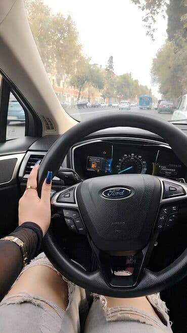 BYD: Ford Fusion, ağ rəngli sedan Texniki və komfort xüsusiyyətləri: - — 2