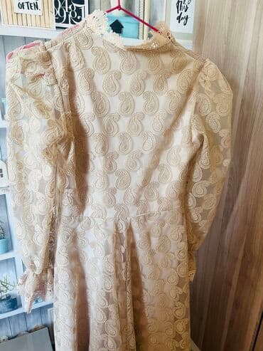 ziyafət donu: 1 dəfə geyinilib. Dizdən biraz aşağıda qalır (boy: 1,60 — 6