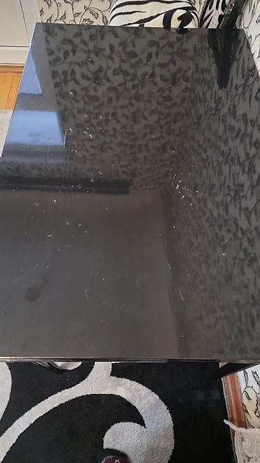 qara malina: Qonaq masası, Açılmayan, Taxta, Dördbucaq masa — 2