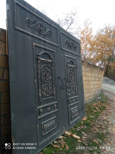 dəmir hasar: İşlənmiş Dəmir Həyət darvazası, Yana açılan, 3 m, Mexaniki, Qapı ilə, rəng - Qara, Kredit yoxdur, Ödənişli çatdırılma — 3