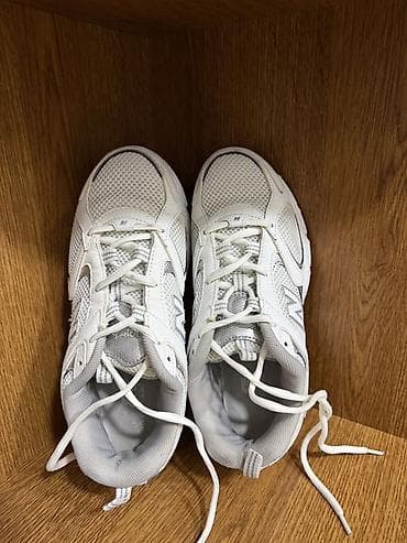 qaqa stili: New Balance 410v7 kişilər üçün idman ayaqqabısı - Model: New Balance — 3