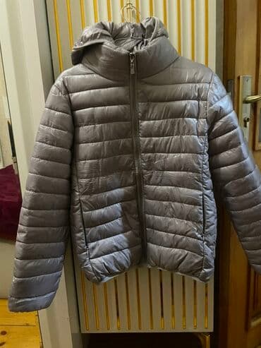 hollofayberli qadın gödəkçələri: Boz rəngli yüngül şişmə qısa gödəkçə - Material: parıldayan suya — 2