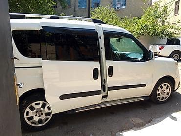 Fiat: Fiat Doblo: 1.3 l | 2016 il 351472 km Van/Minivan — 2