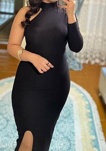 Qadın geyimi – qara rəngli ziyafət paltarı - Model: bədənə oturan — 2
