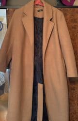 Qadın paltosu 40 ölçü Deffekti, cırığı söküyü heç nəyi yoxdu səliqəli