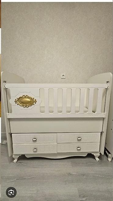 usaq bewiyi: Oğlan və qız üçün, Dördbucaq, Beşik, Dəstsiz, Matrassız, Yellənmə mexanizmsiz — 1