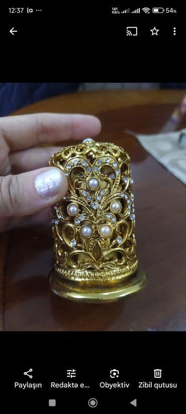 usaq ad gunu tebrikleri: Üzük. yığmağa skatulka. Germaniyadan. alınıb. ağ. mirvarilârlä — 2