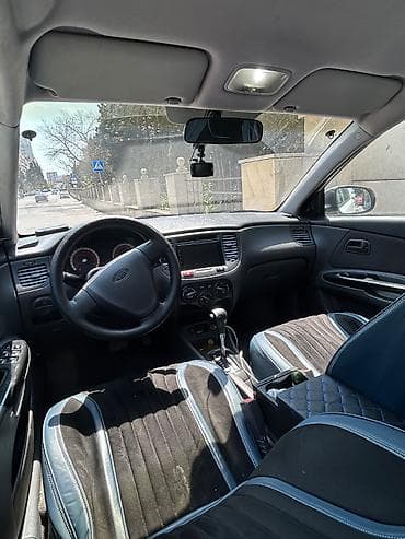 Kia: Kia Rio: 1.4 l | 2010 il Sedan — 6