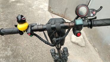 Гироскутеры: Elektrik skuter – güclü off-road modellərdən.ki Xüsusiyyətlər: - İri — 3