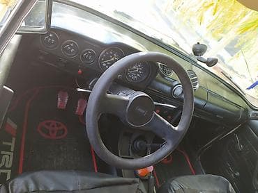Avtomobil satışı: VAZ 2106, sarı rəng, sedan kuzov. Xüsusiyyətlər: - Arxa ötürücülü — 4