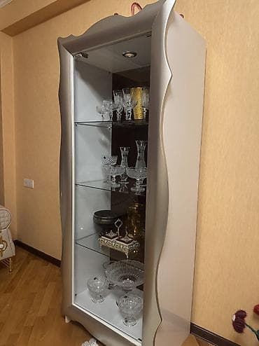 Şüşəli dolab vitrini, İşlənmiş