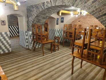 bakı tikiş evi ünvanları: Obyekt 100 m2-dir. Yeni təmir olunub. Əşyalı olaraq verilir. İçində — 7