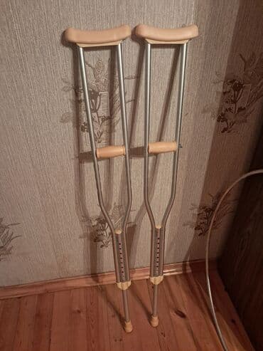 Əlil arabaları: Alüminium qoltuqağacı cütü - Material: yüngül və davamlı alüminium — 1