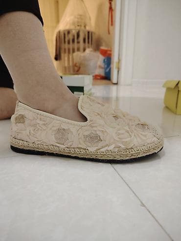 1 ce defe istifade olunub. 35 e alinib. Qadın espadril ayaqqabıları