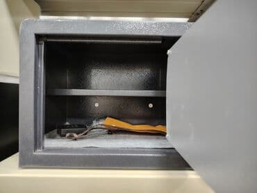 копилка на 100 тысяч сом таблица: Hundurluk 25 Derinlik 25 Eni 35 Seyf acar və kodilə işləyir — 2