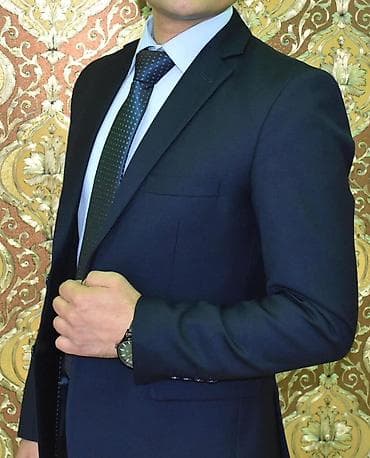 Kişi geyimləri: Təmiz və səliqəli qalıb. Uyğun kalustuk hədiyyə veriləcək. Yaz payız — 2