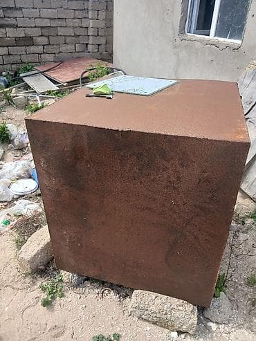 malina kolu: Metal darvaza və qalınmetallı kubik bak - Darvaza: dəmir — 4