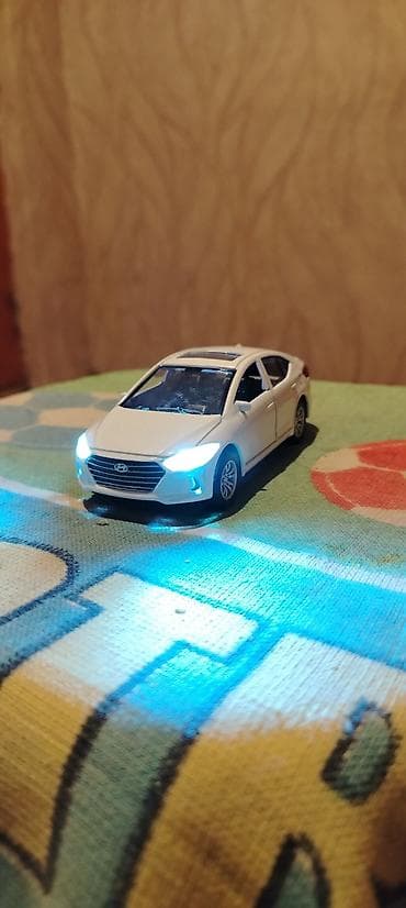 Oyuncaqlar: Wekilde Gorduyunuz Balaca Demir Hunday Elantra Ag Rengi Satiram.Tezedi — 1