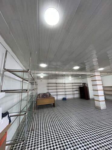 сайты по недвижимости: Kərpic fasadlı və böyük vitrin pəncərələri olan kommersiya obyektidir — 6