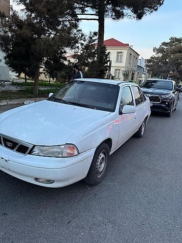 devo neksiya: Daewoo Nexia: 1.5 l | 2008 il Sedan — 2