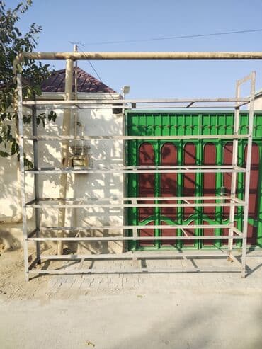 Manekenlər: Metal rəf karkası Ölçülər: - Uzunluq: 300 sm - Hündürlük: 275 sm - — 2