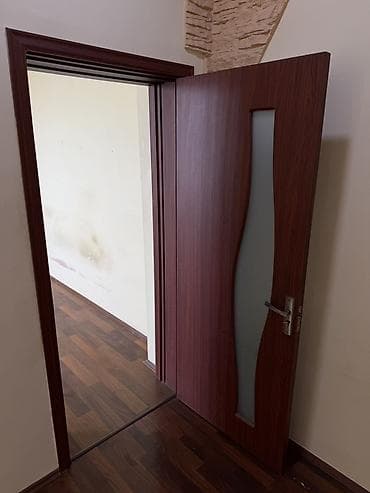 qapi avropa: Gapilar yaxsi veziyetde 4 ed suseli 2 ed susesiz MDF/laminat daxili — 1