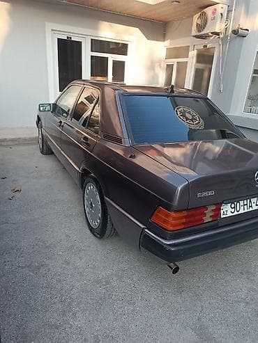 benzin baki: Mercedes-Benz 190: 2 l | 1991 il Sedan — 2