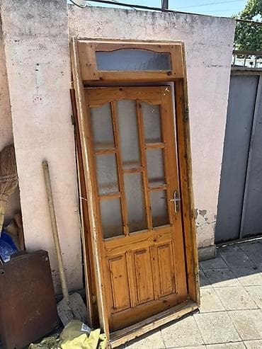 qara sam: 2 ədəd Taxta giriş qapısı və üst transom şüşəsi ilə - Material: təbii — 2