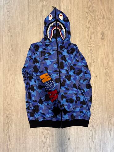 su keçirməyən kişi gödəkçəsi: Bape goy reng — 1