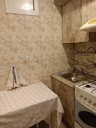 ucuz bina evləri: Sabunçu rayonu,Razin qəsəbəsi,74 nomrəli məktəbin yanında, 5 — 6